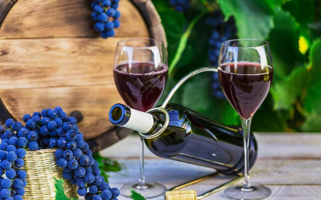 葡萄酿成的葡萄酒图片