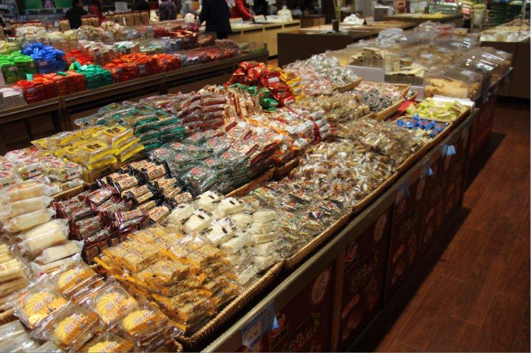 灞桥区食品药监局纺织城所开展预包装食品安全检查